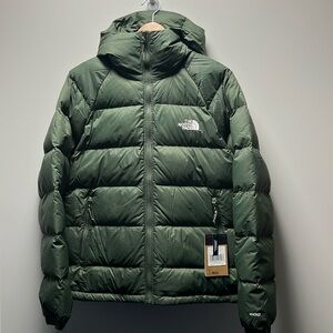 The North Face Hydrenalite Down Hoodie Puffer Jacket color Thyme size medium NWT